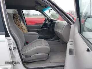 1998 Ford Explorer XL z VIN 1FMZU34E0WZB12557, wystawiony jako IAAI lot #41474546 z przebiegiem 119 294 mil mil oraz . Historia ofert i sprzedaży dostępna na DreamBid. Obrazek 5.