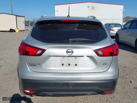 2017 Nissan Rogue Sport SV with VIN JN1BJ1CP6HW010659, listed as a IAAI auction lot 41024516 with 165,498 mi miles. Bid and sale history available at carsss.com. Image 17.