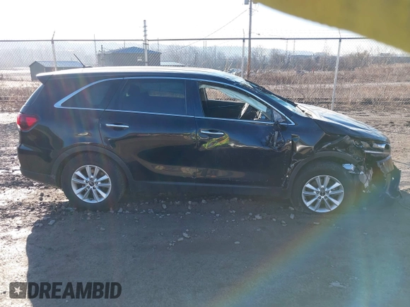 2019 Kia Sorento LX with VIN 5XYPG4A34KG509144, listed as a IAAI auction lot 41747105 with 129,874 mi miles. Bid and sale history available at carsss.com. Image 13.