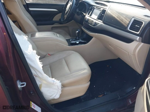 2016 Toyota Highlander XLE with VIN 5TDKKRFH3GS180280, listed as a IAAI auction lot 41778056 with 154520 miles. Bid and sale history available at carsss.com. Image 5.