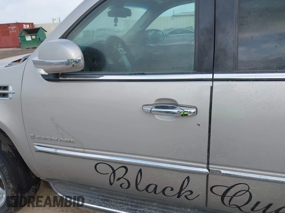 2007 Cadillac Escalade z VIN 1GYFK63827R379883, wystawiony jako IAAI lot #42129071 z przebiegiem 227 794 mil mil oraz . Historia ofert i sprzedaży dostępna na DreamBid. Obrazek 12.