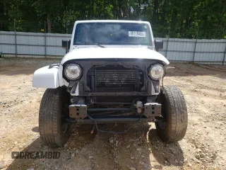 2017 Jeep Wrangler Unlimited Sahara with VIN 1C4HJWEG8HL580262, listed as a Copart auction lot 60118455 with 63,075 mi miles and Salvage title. Bid and sale history available at DreamBid. Image 5.