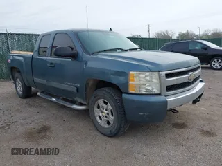 2007 Chevrolet Silverado 1500 1LT with VIN 1GCEK19087Z649494, listed as a IAAI auction lot 41913771 with 196,954 mi miles and . Bid and sale history available at DreamBid. Image 1.