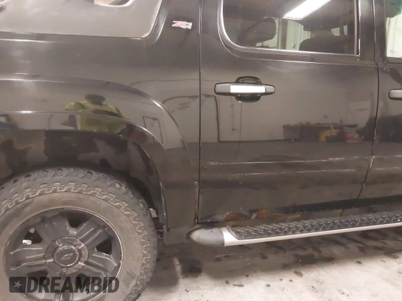 2008 Chevrolet Avalanche LS with VIN 3GNFK12378G169464, listed as a IAAI auction lot 41371639 with 246,490 mi miles and . Bid and sale history available at DreamBid. Image 21.