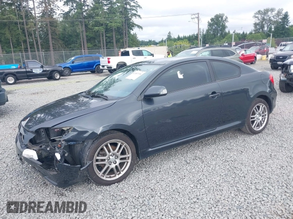 2006 Scion tC z VIN JTKDE177960133014, wystawiony jako IAAI lot #42407196 z przebiegiem 143 448 mil mil oraz . Historia ofert i sprzedaży dostępna na DreamBid. Obrazek 2.