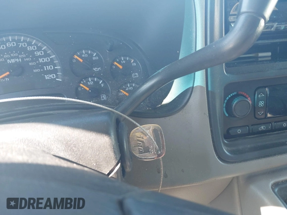 2005 Chevrolet Silverado 1500 LS z VIN 2GCEC13T851362243, wystawiony jako IAAI lot #41473828 z przebiegiem 278 628 mil mil oraz . Historia ofert i sprzedaży dostępna na DreamBid. Obrazek 11.