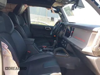 2023 Ford Bronco Raptor с VIN 1FMEE5JR7PLC04106, выставлен на аукционе IAAI как лот 42316422 с пробегом 6 859 миль миль и . История ставок и продаж доступна на DreamBid. Изображение 5.