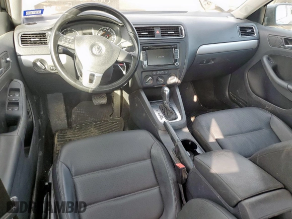2013 Volkswagen Jetta SE with VIN 3VWDX7AJ2DM429198, listed as a Copart auction lot 56983025 with 68,365 mi miles and Salvage title. Bid and sale history available at DreamBid. Image 8.