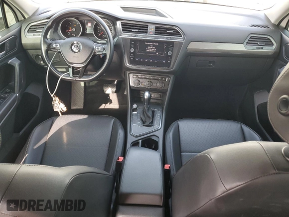 2018 Volkswagen Tiguan SEL z VIN 3VV3B7AX8JM208087, wystawiony jako Copart lot #59563715 z przebiegiem 79 863 mil mil oraz Szkoda całkowita • Salvage title. Historia ofert i sprzedaży dostępna na DreamBid. Obrazek 8.