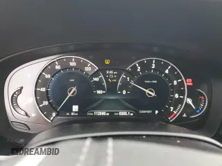 2019 BMW 5 Series 530i z VIN WBAJA5C54KG900736, wystawiony jako Copart lot #52232275 z przebiegiem 112 560 mil mil oraz Czysty tytuł • Clean title. Historia ofert i sprzedaży dostępna na DreamBid. Obrazek 9.