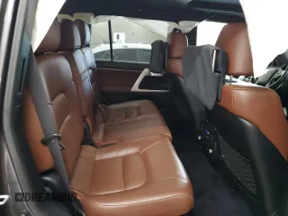 2017 Toyota Land Cruiser z VIN JTMCY7AJ7H4058200, wystawiony jako Copart lot #56744945 z przebiegiem 92 389 mil mil oraz Szkody całkowita. Historia ofert i sprzedaży dostępna na DreamBid. Obrazek 11.