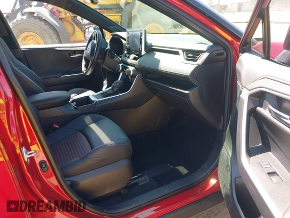 2022 Toyota RAV4 XSE with VIN JTMEB3FV8ND090664, listed as a IAAI auction lot 42465718 with 22,227 mi miles and . Bid and sale history available at DreamBid. Image 5.