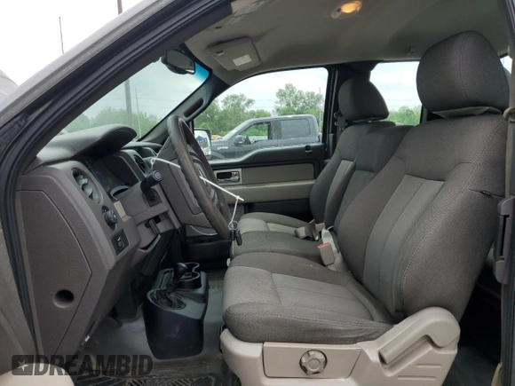2010 Ford F-150 XL z VIN 1FTEX1EW3AFD02983, wystawiony jako Copart lot #59579565 z przebiegiem 126 131 mil mil oraz Czysty tytuł • Clean title. Historia ofert i sprzedaży dostępna na DreamBid. Obrazek 7.