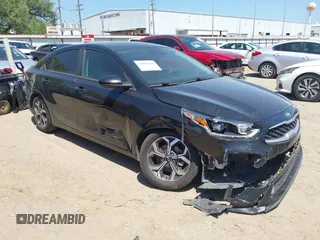 2020 Kia Forte LXS z VIN 3KPF24AD3LE187713, wystawiony jako IAAI lot #42006204 z przebiegiem 115 908 mil mil oraz . Historia ofert i sprzedaży dostępna na DreamBid. Obrazek 1.