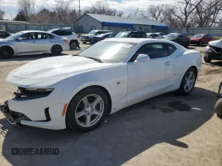2022 Chevrolet Camaro 1LT z VIN 1G1FB1RX7N0117164, wystawiony jako Copart lot #46631045 z przebiegiem 58 990 mil mil oraz Szkoda całkowita • Salvage title. Historia ofert i sprzedaży dostępna na DreamBid. Obrazek 1.