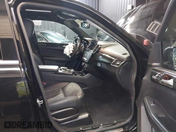2019 Mercedes-Benz GLE 400 with VIN 4JGDA5GBXKB216718, listed as a IAAI auction lot 42531879 with 95,734 mi miles and . Bid and sale history available at DreamBid. Image 5.