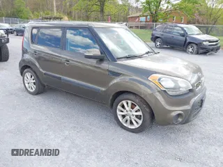 2012 Kia Soul + with VIN KNDJT2A63C7355735, listed as a IAAI auction lot 42041895 with 182,296 mi miles. Bid and sale history available at carsss.com. Image 1.