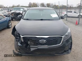 2019 Kia Sorento LX with VIN 5XYPG4A34KG579484, listed as a IAAI auction lot 40971250 with 142,327 mi miles. Bid and sale history available at carsss.com. Image 12.