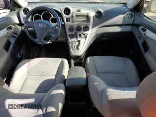 2009 Toyota Matrix z VIN 2T1KU40E99C023747, wystawiony jako Copart lot #56692735 z przebiegiem 190 515 mil mil oraz Czysty tytuł • Clean title. Historia ofert i sprzedaży dostępna na DreamBid. Obrazek 8.