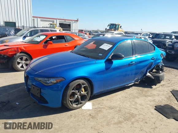 2019 Alfa Romeo Giulia with VIN ZARFANAN9K7609179, listed as a IAAI auction lot 41155716 with 21,149 mi miles. Bid and sale history available at carsss.com. Image 18.