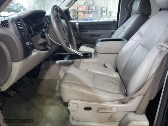 2011 GMC Sierra 2500HD SLE with VIN 1GT220CG1BZ262877, listed as a Copart auction lot 42869035 with 264,996 mi miles and Salvage Title. Bid and sale history available at carsss.com. Image 7.