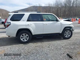 2024 Toyota 4Runner SR5 Premium z VIN JTENU5JR7R6245422, wystawiony jako IAAI lot #41863652 z przebiegiem 12 991 mil mil oraz . Historia ofert i sprzedaży dostępna na DreamBid. Obrazek 13.