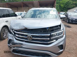 2020 Volkswagen Atlas SE with VIN 1V21E2CA4LC210687, listed as a IAAI auction lot 42382775 with 62,199 mi miles and . Bid and sale history available at DreamBid. Image 6.