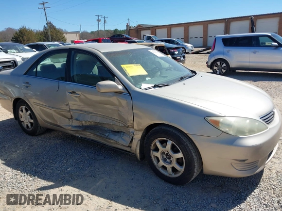 2006 Toyota Camry LE z VIN 4T1BF32K76U631283, wystawiony jako IAAI lot #41828021 z przebiegiem 332 063 mil mil oraz . Historia ofert i sprzedaży dostępna na DreamBid. Obrazek 13.