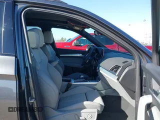 2025 Audi Q5 S line Prestige with VIN WA1FAAFY1S2004652, listed as a IAAI auction lot 41225497 with 454 mi miles. Bid and sale history available at carsss.com. Image 5.