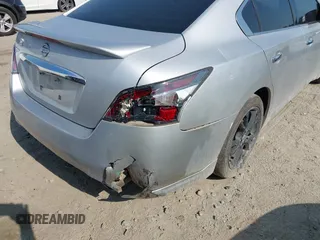 2014 Nissan Maxima S z VIN 1N4AA5AP6EC910967, wystawiony jako IAAI lot #42124722 z przebiegiem 111 986 mil mil oraz . Historia ofert i sprzedaży dostępna na DreamBid. Obrazek 6.