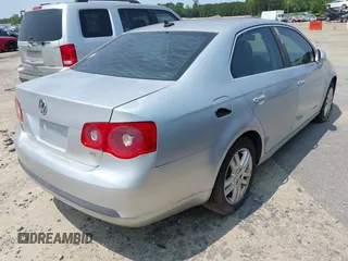 2007 Volkswagen Jetta 2.5 с VIN 3VWSF71K97M093153, выставлен на аукционе IAAI как лот 42392471 с пробегом 228 039 миль миль и . История ставок и продаж доступна на DreamBid. Изображение 4.