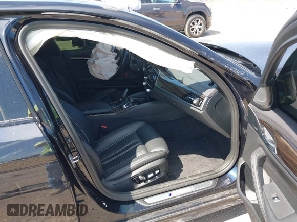 2019 BMW 5 Series M550i xDrive with VIN WBAJB9C51KB288853, listed as a IAAI auction lot 41905019 with Not provided miles and . Bid and sale history available at DreamBid. Image 5.