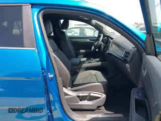 2024 Volkswagen Atlas SE with VIN 1V2HE2CA6RC218474, listed as a IAAI auction lot 42292257 with 19,654 mi miles and . Bid and sale history available at DreamBid. Image 5.
