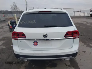 2018 Volkswagen Atlas S with VIN 1V2AP2CAXJC532712, listed as a IAAI auction lot 41177882 with 105,832 mi miles and . Bid and sale history available at DreamBid. Image 16.