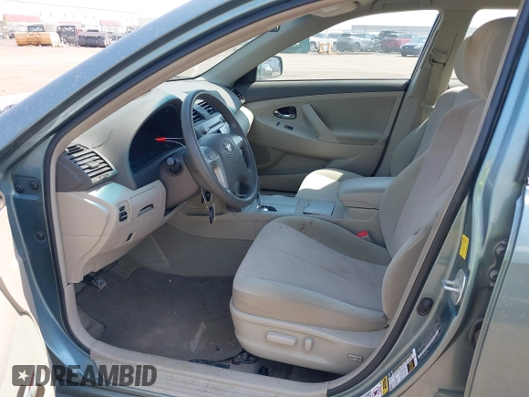 2011 Toyota Camry LE z VIN 4T4BF3EK3BR128796, wystawiony jako IAAI lot #42232144 z przebiegiem 127 823 mil mil oraz . Historia ofert i sprzedaży dostępna na DreamBid. Obrazek 5.