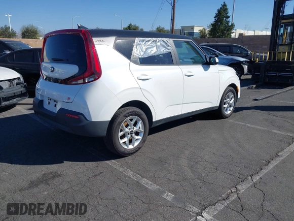 2021 Kia Soul S with VIN KNDJ23AU5M7138129, listed as a IAAI auction lot 41423470 with 106,653 mi miles and . Bid and sale history available at DreamBid. Image 4.