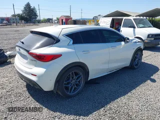 2018 Infiniti QX30 with VIN SJKCH5CPXJA043359, listed as a IAAI auction lot 42114863 with 64,172 mi miles. Bid and sale history available at carsss.com. Image 4.