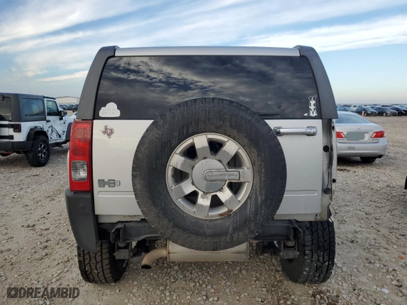 2010 Hummer H3 SUV Luxury with VIN 5GTMNJEE8A8122291, listed as a Copart auction lot 86688274 with NaN miles and Salvage Title. Bid and sale history available at carsss.com. Image 6.
