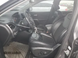 2019 Jeep Cherokee Latitude Plus z VIN 1C4PJMLX0KD299898, wystawiony jako Copart lot #56904625 z przebiegiem 93 064 mil mil oraz Szkoda całkowita • Salvage title. Historia ofert i sprzedaży dostępna na DreamBid. Obrazek 7.