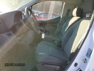 2021 Nissan NV200 SV z VIN 3N6CM0KN4MK698487, wystawiony jako Copart lot #56077505 z przebiegiem 56 598 mil mil oraz Szkody całkowita. Historia ofert i sprzedaży dostępna na DreamBid. Obrazek 7.