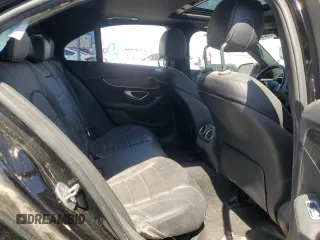 2019 Mercedes-Benz C 300 z VIN WDDWF8DB1KR483148, wystawiony jako Copart lot #56566925 z przebiegiem Nie podano mil oraz Czysty tytuł • Clean title. Historia ofert i sprzedaży dostępna na DreamBid. Obrazek 10.