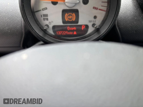 2014 MINI Countryman z VIN WMWZB3C52EWR42367, wystawiony jako Copart lot #58047615 z przebiegiem 137 221 mil mil oraz Czysty tytuł • Clean title. Historia ofert i sprzedaży dostępna na DreamBid. Obrazek 8.