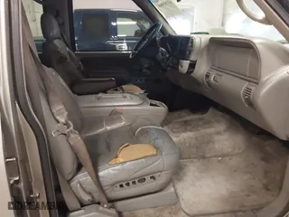 1998 Chevrolet Tahoe with VIN 1GNEK13R6WJ377054, listed as a IAAI auction lot 41785568 with 327,139 mi miles. Bid and sale history available at carsss.com. Image 5.