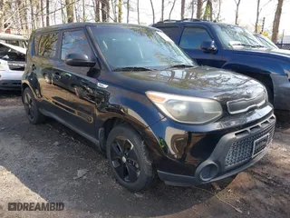 2015 Kia Soul with VIN KNDJN2A23F7131828, listed as a IAAI auction lot 41945277 with 150,000 mi miles. Bid and sale history available at carsss.com. Image 1.
