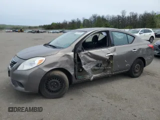 2012 Nissan Versa SV z VIN 3N1CN7AP6CL921037, wystawiony jako Copart lot #58689265 z przebiegiem 107 697 mil mil oraz Szkoda całkowita • Salvage title. Historia ofert i sprzedaży dostępna na DreamBid. Obrazek 1.