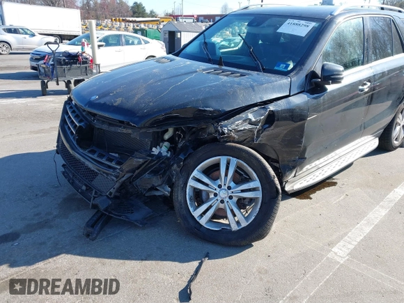 2015 Mercedes-Benz M 350 with VIN 4JGDA5HB1FA526024, listed as a IAAI auction lot 41888298 with 90,188 mi miles and . Bid and sale history available at carsss.com. Image 6.