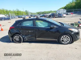 2016 Hyundai Elantra z VIN KMHD35LHXGU275560, wystawiony jako IAAI lot #42102381 z przebiegiem 35 572 mil mil oraz . Historia ofert i sprzedaży dostępna na DreamBid. Obrazek 13.