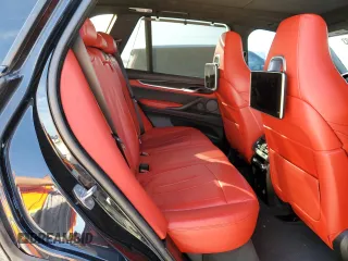 2018 BMW X5 M z VIN 5YMKT6C56J0Y83976, wystawiony jako Copart lot #78546193 z przebiegiem 81 263 mil mil oraz . Historia ofert i sprzedaży dostępna na DreamBid. Obrazek 11.