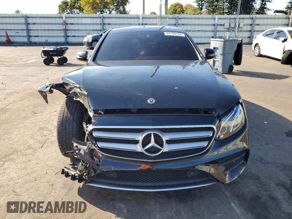 2018 Mercedes-Benz E-Class E 300 with VIN WDDZF4JB0JA479096, listed as a Copart auction lot 84189164 with 58,289 mi miles and Salvage Title. Bid and sale history available at carsss.com. Image 5.