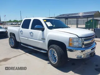 2013 Chevrolet Silverado 1500 LT with VIN 3GCPCSE05DG138211, listed as a IAAI auction lot 41966581 with 112,848 mi miles. Bid and sale history available at carsss.com. Image 1.